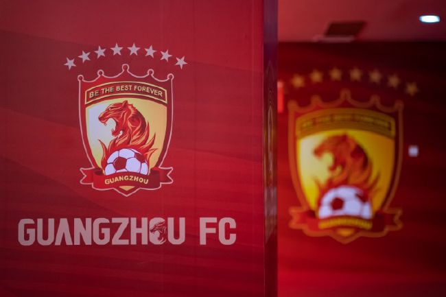 国产精品久久久久精品三级